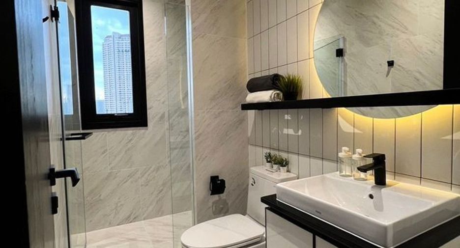 For rent 2 bedrooms condo in Khlong San, Bangkok