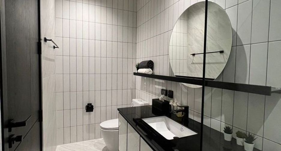 For rent 2 bedrooms condo in Khlong San, Bangkok