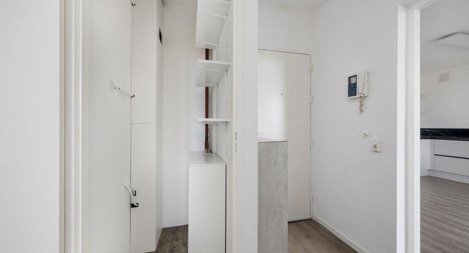 For rent 3 bedrooms apartment in Khlong Toei, Bangkok