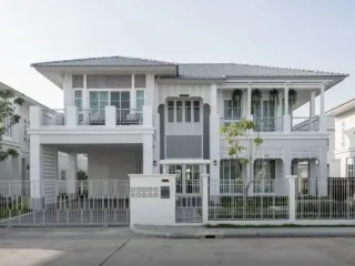 For sale 5 bedrooms house in Bang Khun Thian, Bangkok