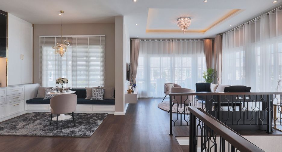 For sale 5 bedrooms house in Bang Khun Thian, Bangkok