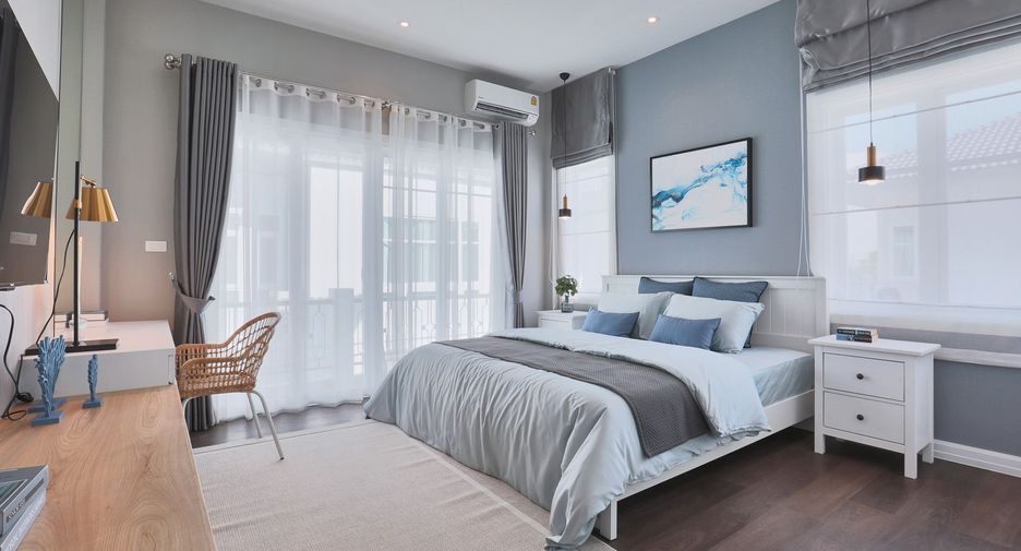 For sale 5 bedrooms house in Bang Khun Thian, Bangkok