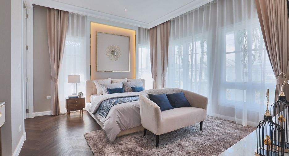 For sale 5 bedrooms house in Bang Khun Thian, Bangkok