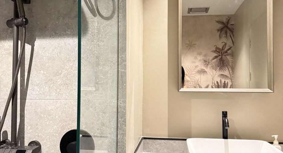 For rent 2 bedrooms condo in Watthana, Bangkok