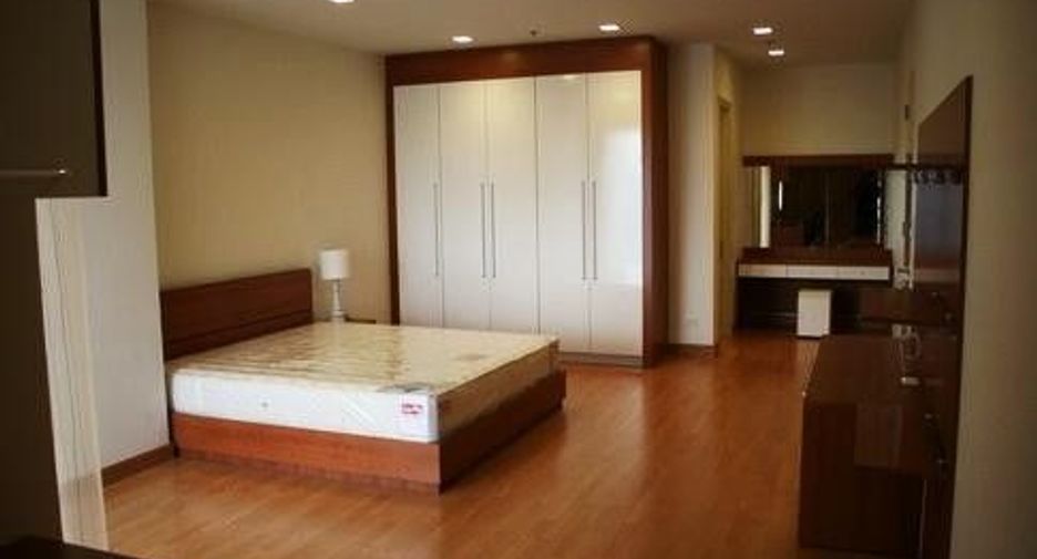 Condo en alquiler de 1 habitaciones en Khlong Toei, Bangkok