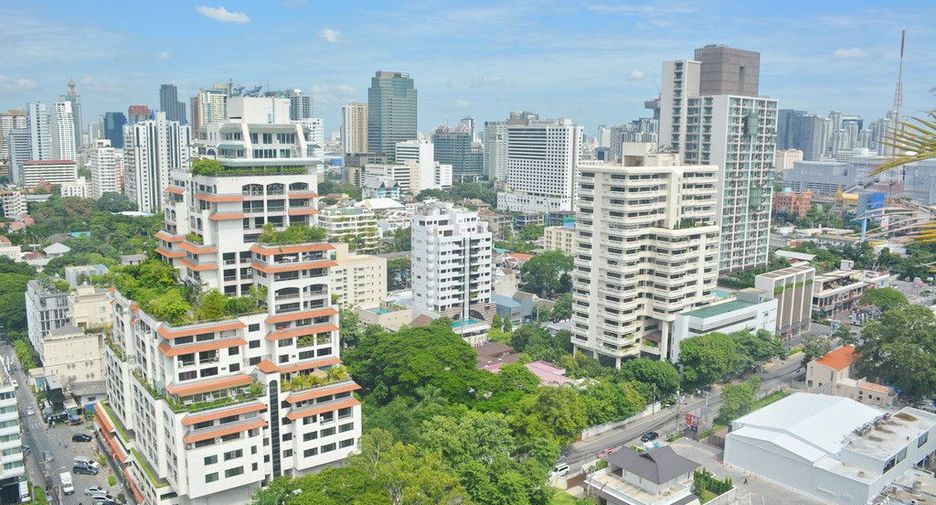 For rent 3 bedrooms condo in Watthana, Bangkok
