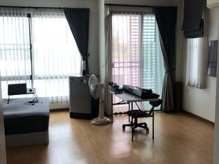 For sale 4 bedrooms townhouse in Phra Khanong, Bangkok