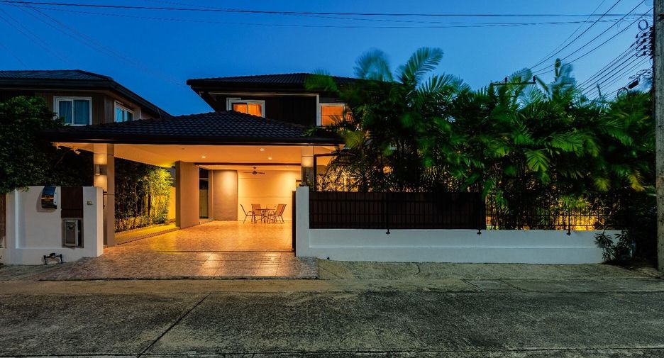 À louer 3 chambres villa à Mueang Phuket, Phuket