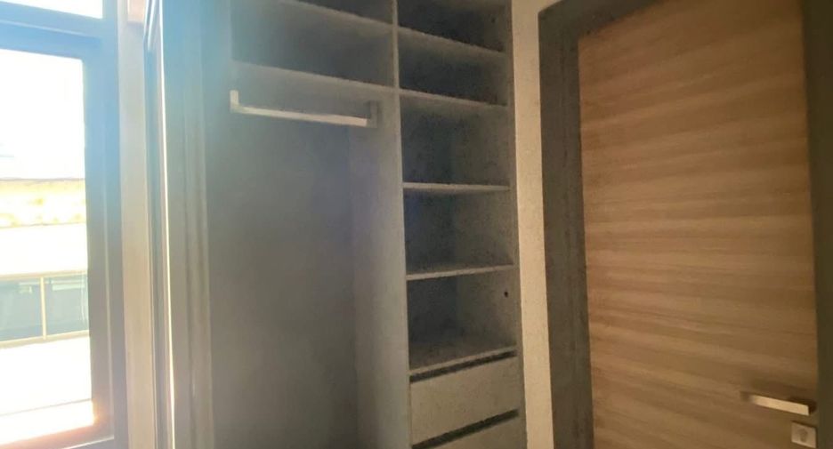 For rent 2 bedrooms condo in Bang Rak, Bangkok