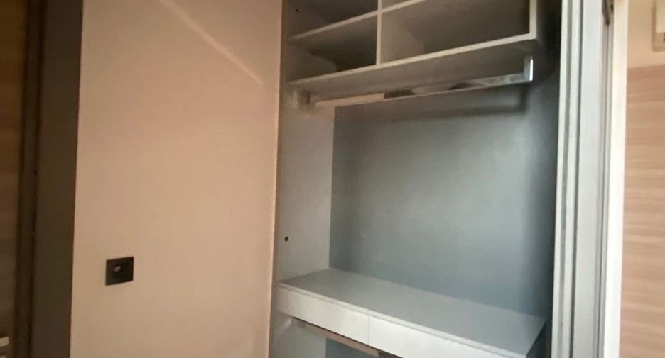 For rent 2 bedrooms condo in Bang Rak, Bangkok