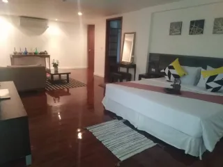 For rent 4 bedrooms condo in Sathon, Bangkok