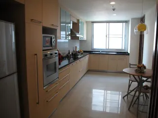 For rent 4 bedrooms condo in Sathon, Bangkok