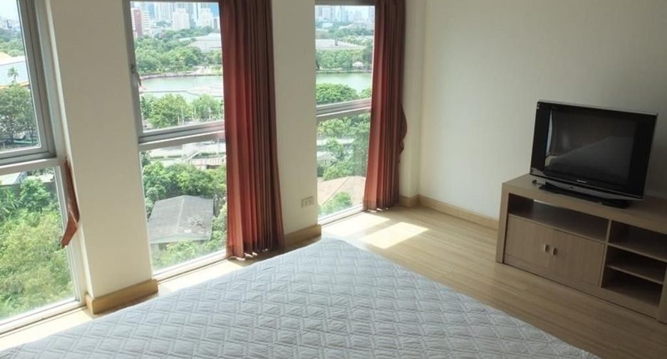 For rent 2 bedrooms condo in Khlong Toei, Bangkok