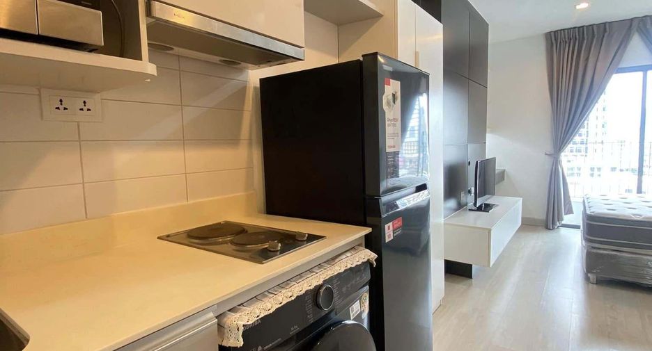 À vendre studio condo à Phra Khanong, Bangkok