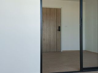 À vendre 1 chambre condo à Huai Khwang, Bangkok