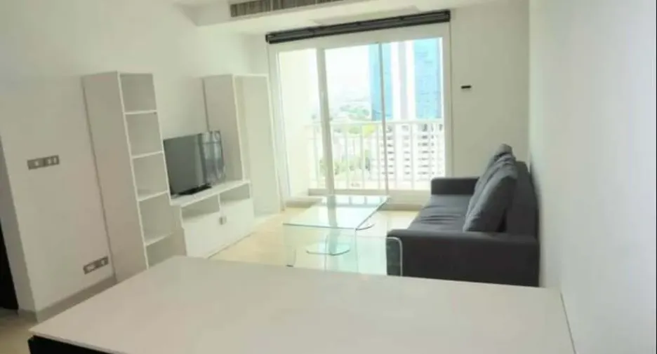 For rent 2 bedrooms condo in Watthana, Bangkok