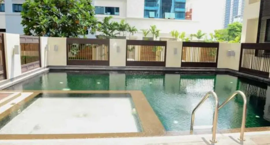 For rent 2 bedrooms condo in Watthana, Bangkok