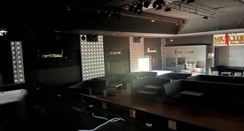 For rent 4 bedrooms retail Space in Bang Khae, Bangkok