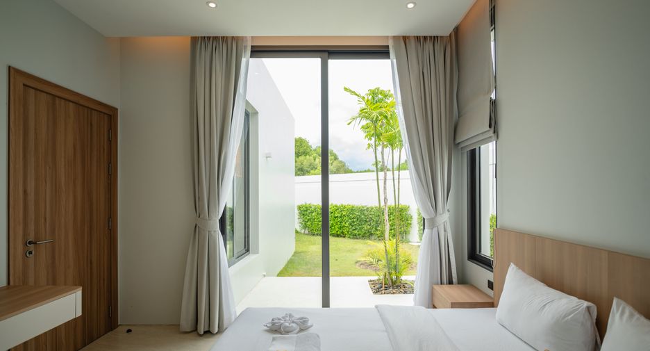 For rent 5 bedrooms villa in Mueang Phuket, Phuket