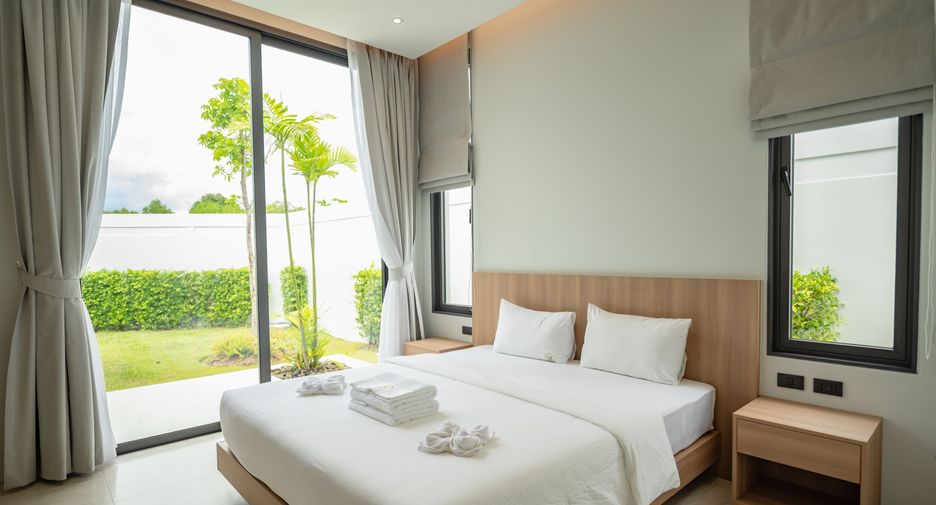 For rent 5 bedrooms villa in Mueang Phuket, Phuket