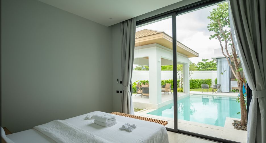 For rent 5 bedrooms villa in Mueang Phuket, Phuket