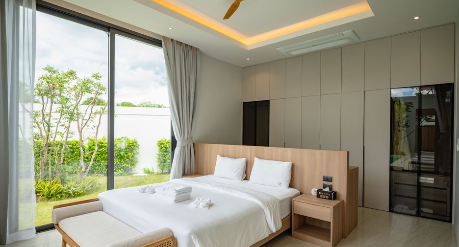 For rent 5 bedrooms villa in Mueang Phuket, Phuket