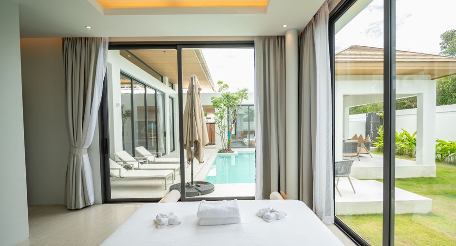 For rent 5 bedrooms villa in Mueang Phuket, Phuket