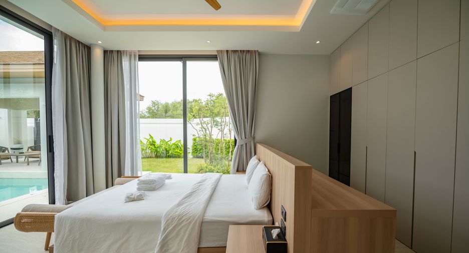 For rent 5 bedrooms villa in Mueang Phuket, Phuket