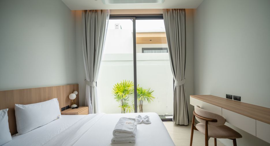 For rent 5 bedrooms villa in Mueang Phuket, Phuket