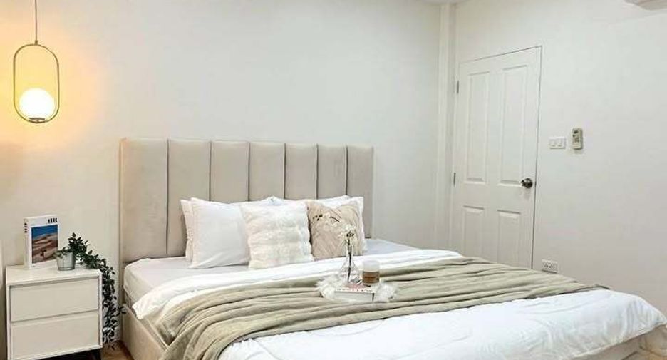 For rent 4 ベッドルーム house in Huai Khwang, Bangkok