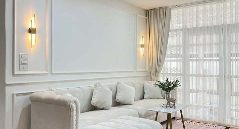 For rent 4 ベッドルーム house in Huai Khwang, Bangkok