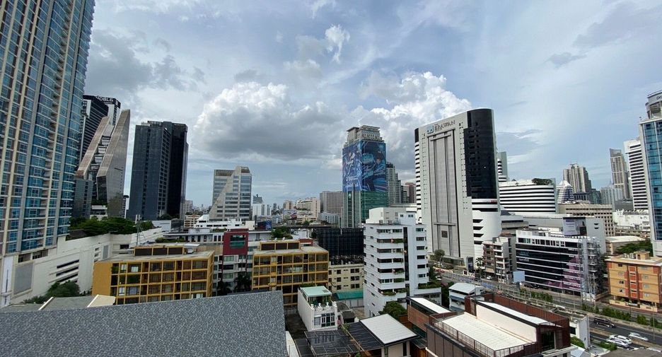 For rent 4 bedrooms condo in Pathum Wan, Bangkok