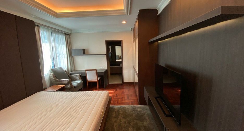 For rent 4 bedrooms condo in Pathum Wan, Bangkok