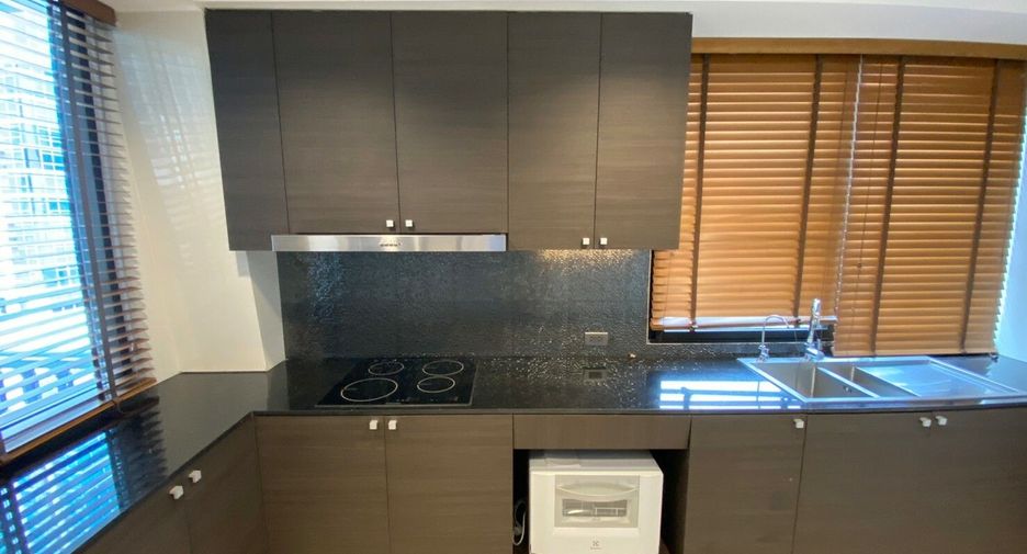 For rent 4 bedrooms condo in Pathum Wan, Bangkok
