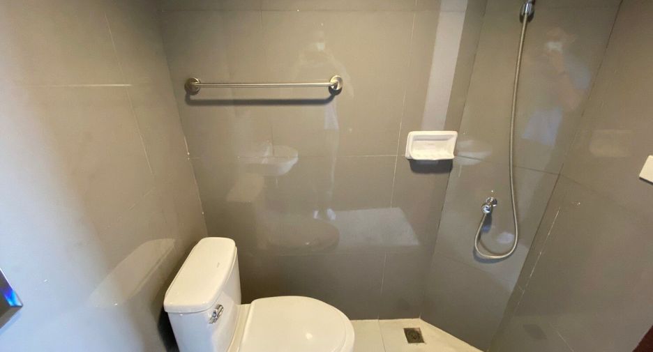 For rent 4 bedrooms condo in Pathum Wan, Bangkok