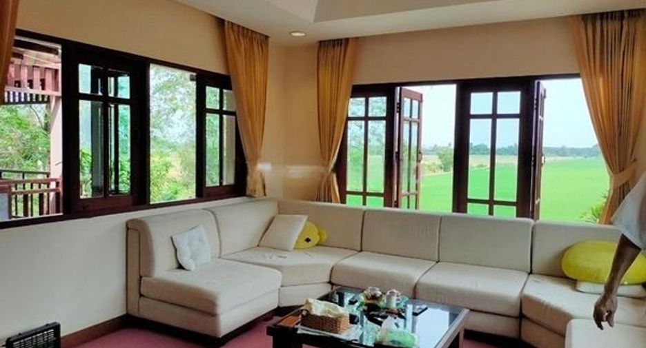 For sale 4 bedrooms house in Khlong Sam Wa, Bangkok