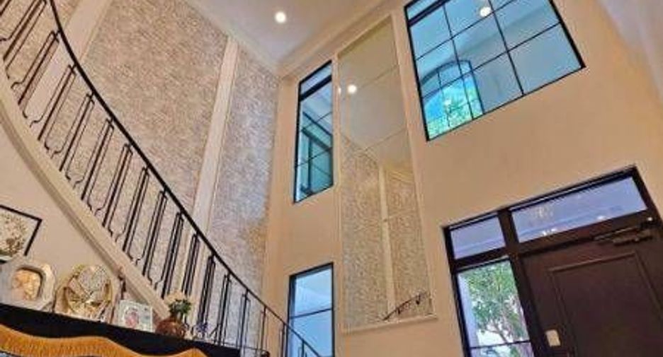 À vendre et à louer 5 chambres maison à Saphan Sung, Bangkok