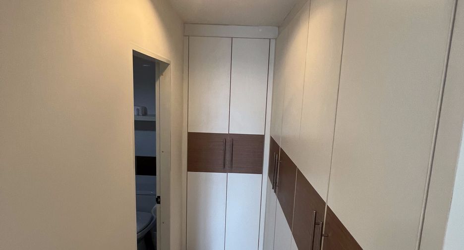 For sale 2 bedrooms condo in Khlong Toei, Bangkok