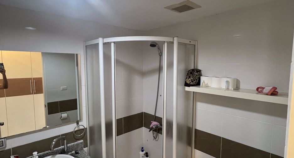 For sale 2 bedrooms condo in Khlong Toei, Bangkok