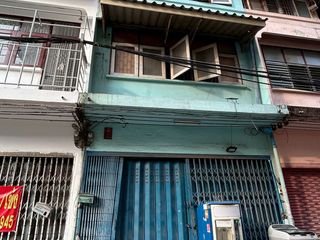 For Rent 4 Bedroom Townhouse In Bang Kapi, Bangkok