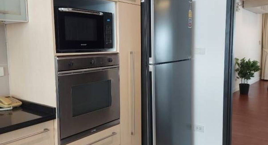For rent 3 bedrooms apartment in Sathon, Bangkok