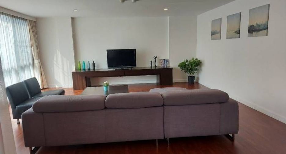 For rent 3 bedrooms apartment in Sathon, Bangkok