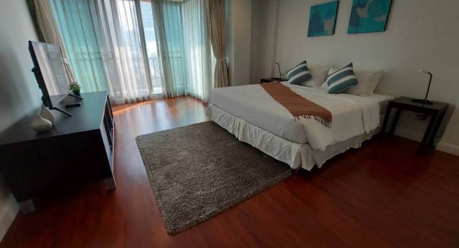 For rent 3 bedrooms apartment in Sathon, Bangkok