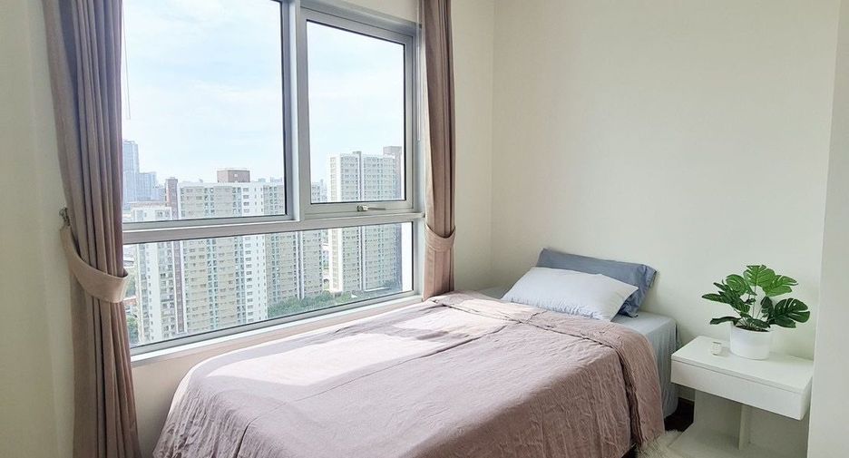 Wohnung zur Miete mit 3 Zimmer in Huai Khwang, Bangkok