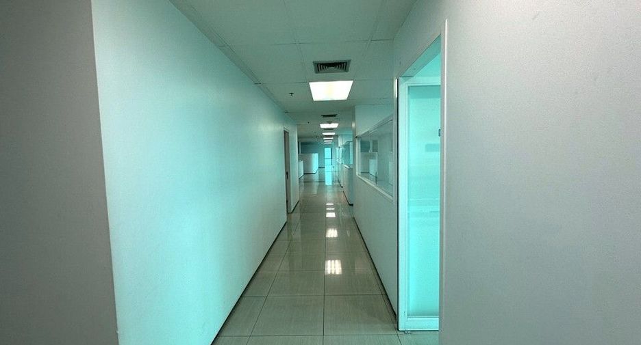 Büro zur Miete in Huai Khwang, Bangkok