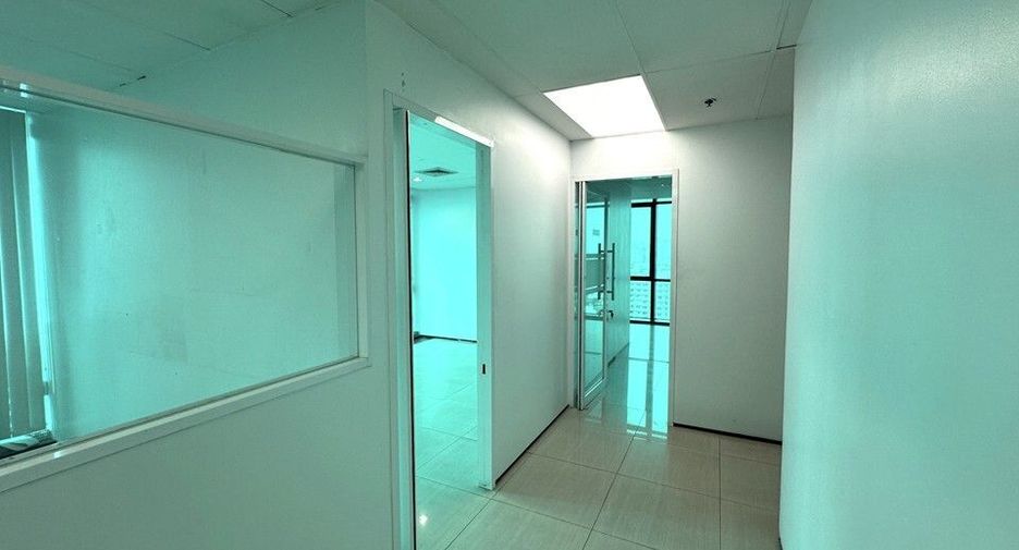 Büro zur Miete in Huai Khwang, Bangkok