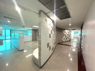 Büro zur Miete in Huai Khwang, Bangkok