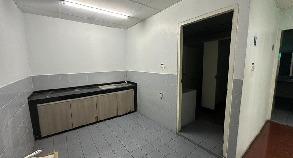 Büro zur Miete in Huai Khwang, Bangkok