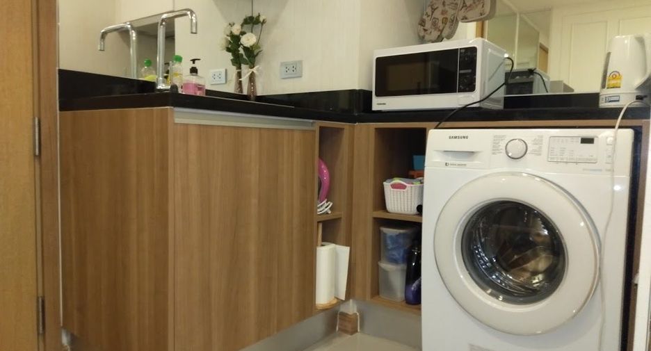 For rent 1 bed condo in Watthana, Bangkok