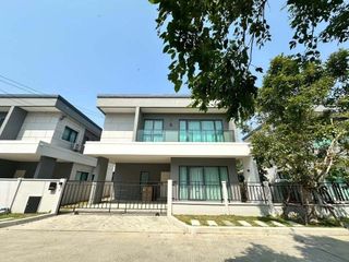Casa en alquiler de 4 habitaciones en Bang Phli, Samut Prakan